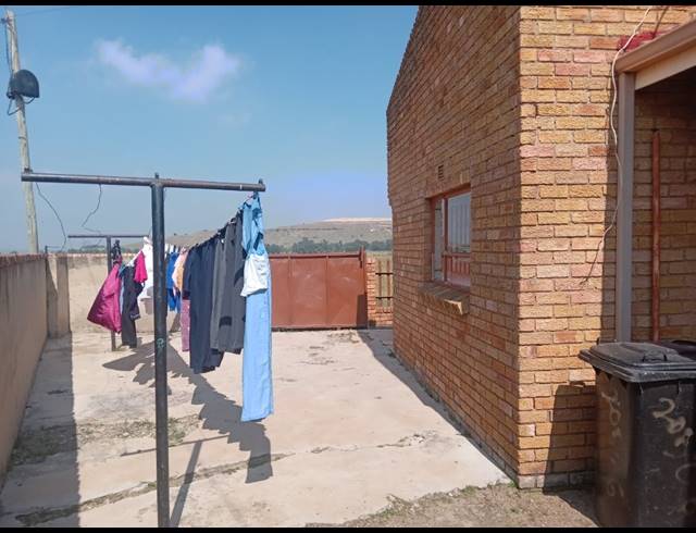 2 BEDROOM HOUSE FOR SALE IN TSAKANE